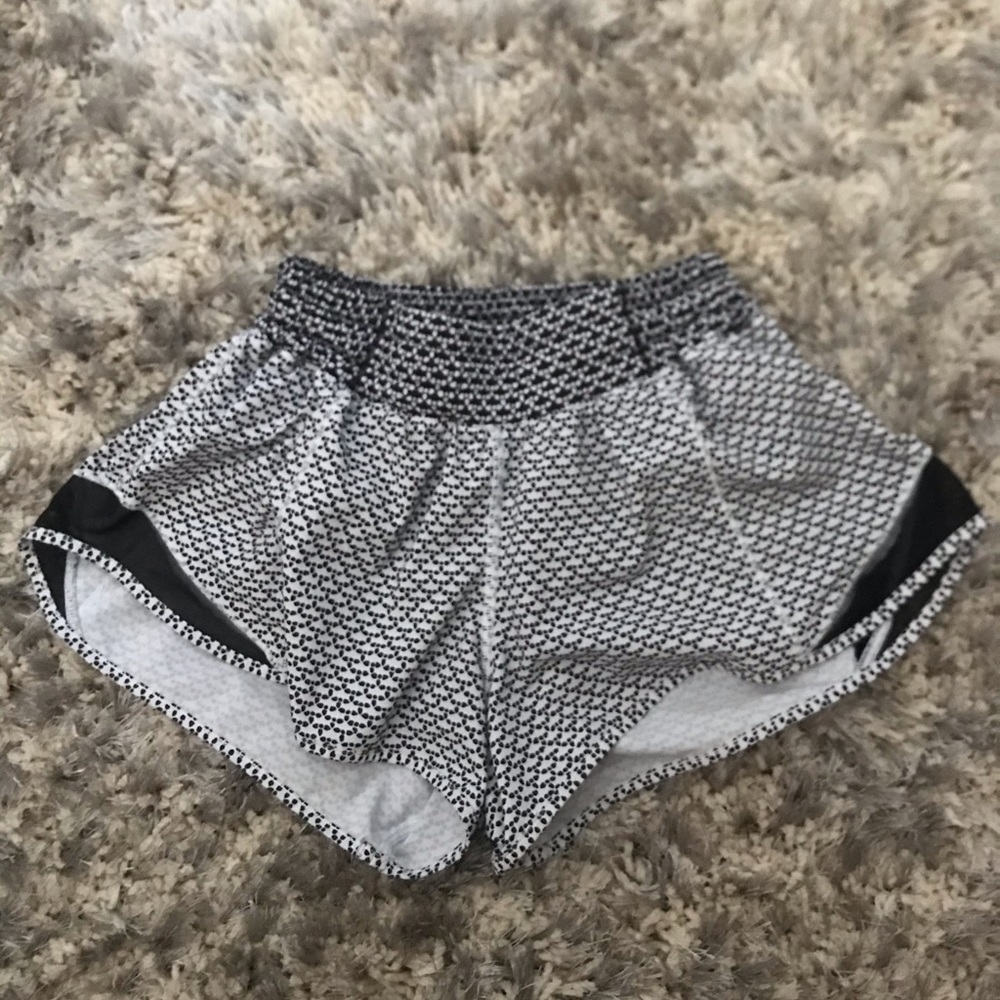 Lululemon hotty hot short II 2.5